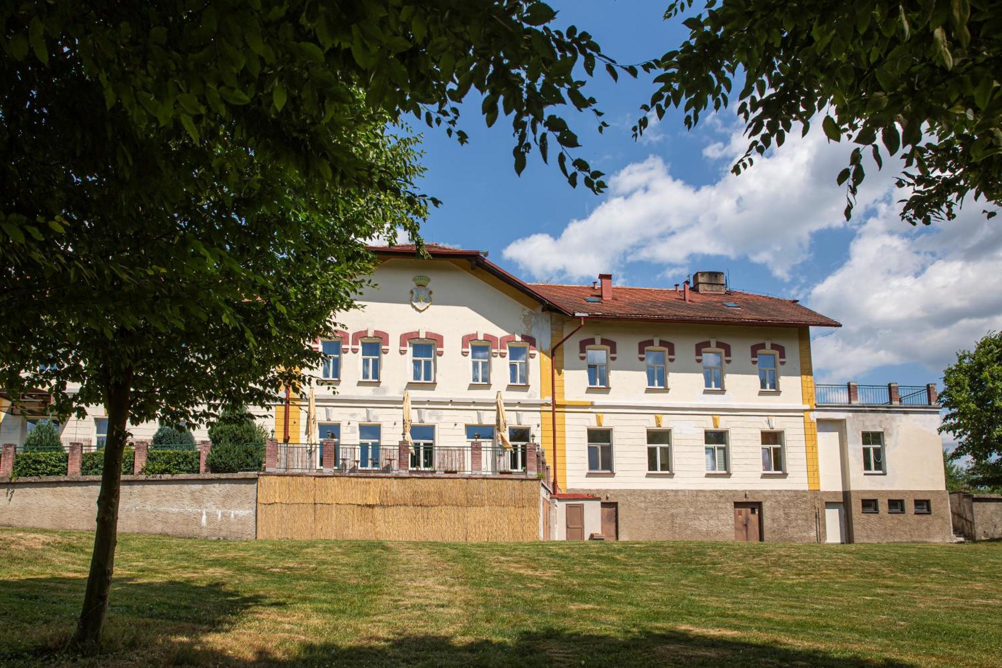 Pension V Parku Cesky Sternberk Extérieur photo