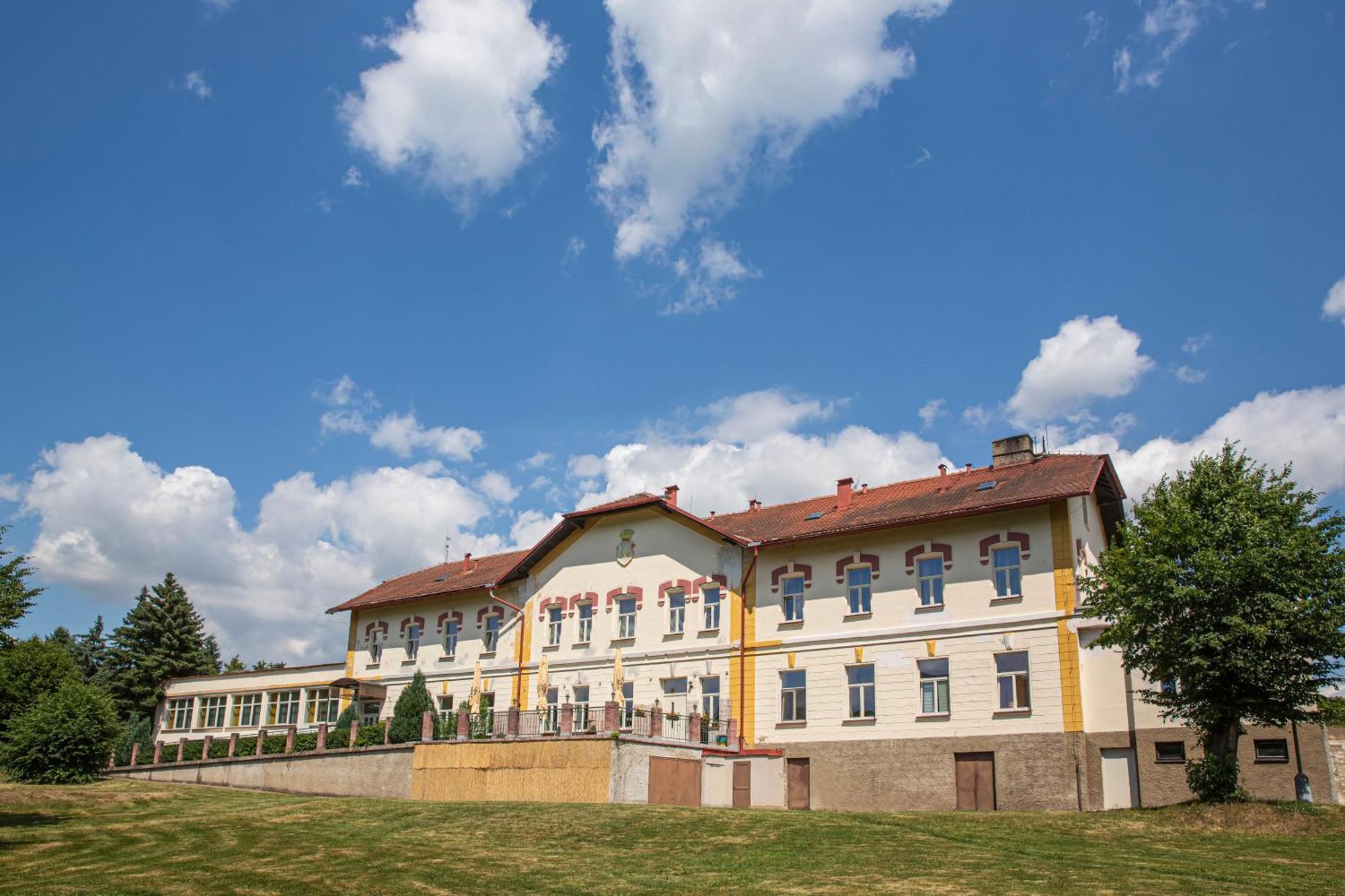 Pension V Parku Cesky Sternberk Extérieur photo